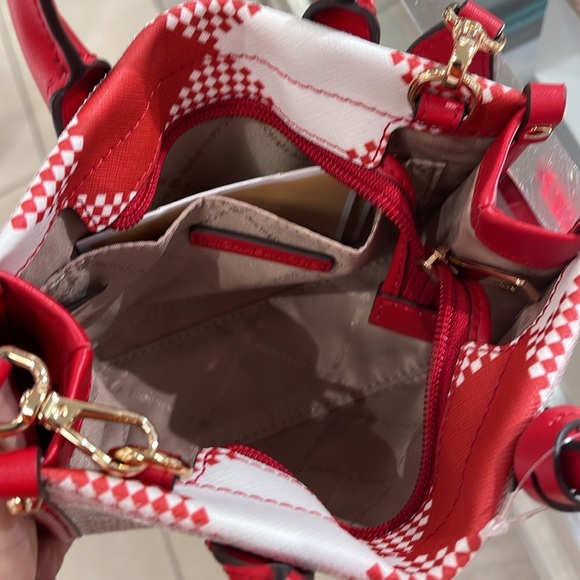 Michael Kors Mirella Extra-Small Logo Crossbody XBODY Shopper Bag
Bright Red - Picture 10 of 16